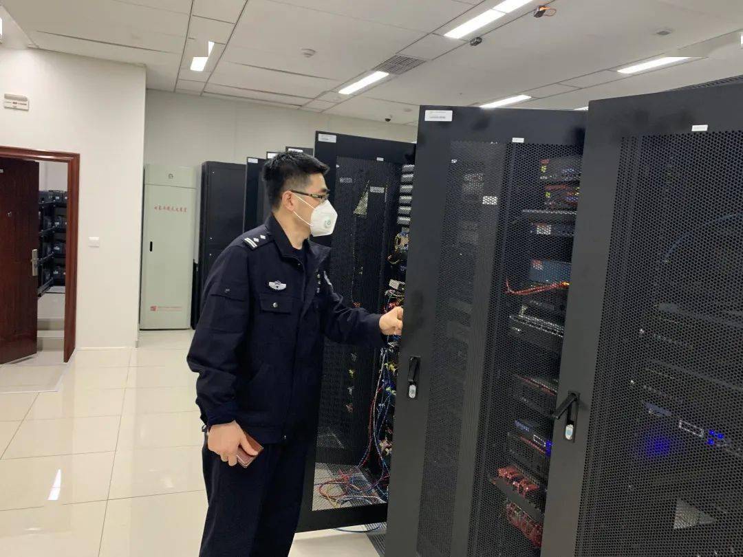 与往年也并没有什么不同码头执勤点机房设备维修2021我们共同努力点击