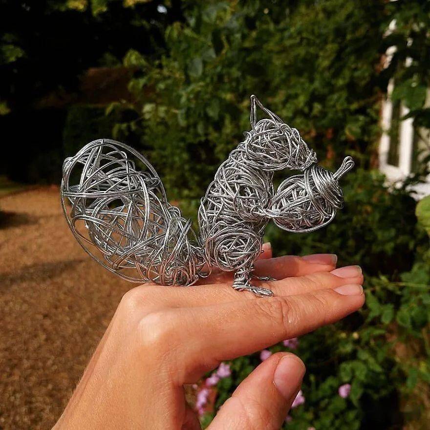 艺术家用镀锌钢丝制成的37种令人难以置信的动物雕塑