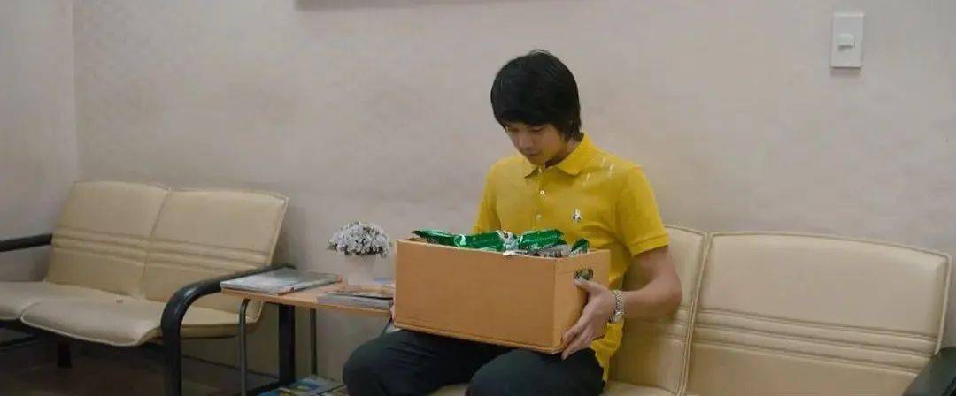 就像炒栗子,当时的泰国基本都是人工炒栗子,但是伊提帕却感觉到,机械