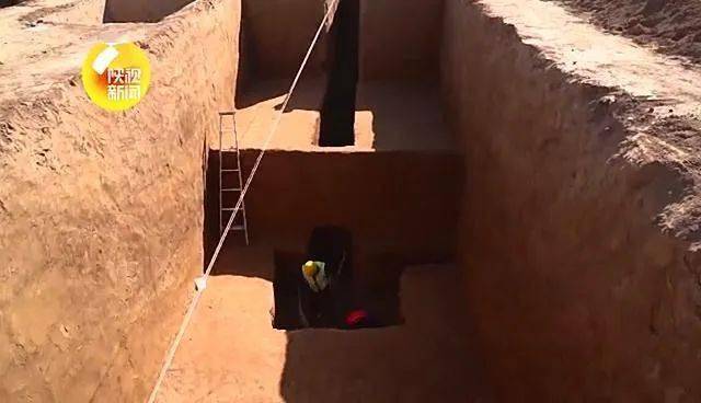 热搜机场扩建发现3500多座古墓网友地上没开盘地下住满了67