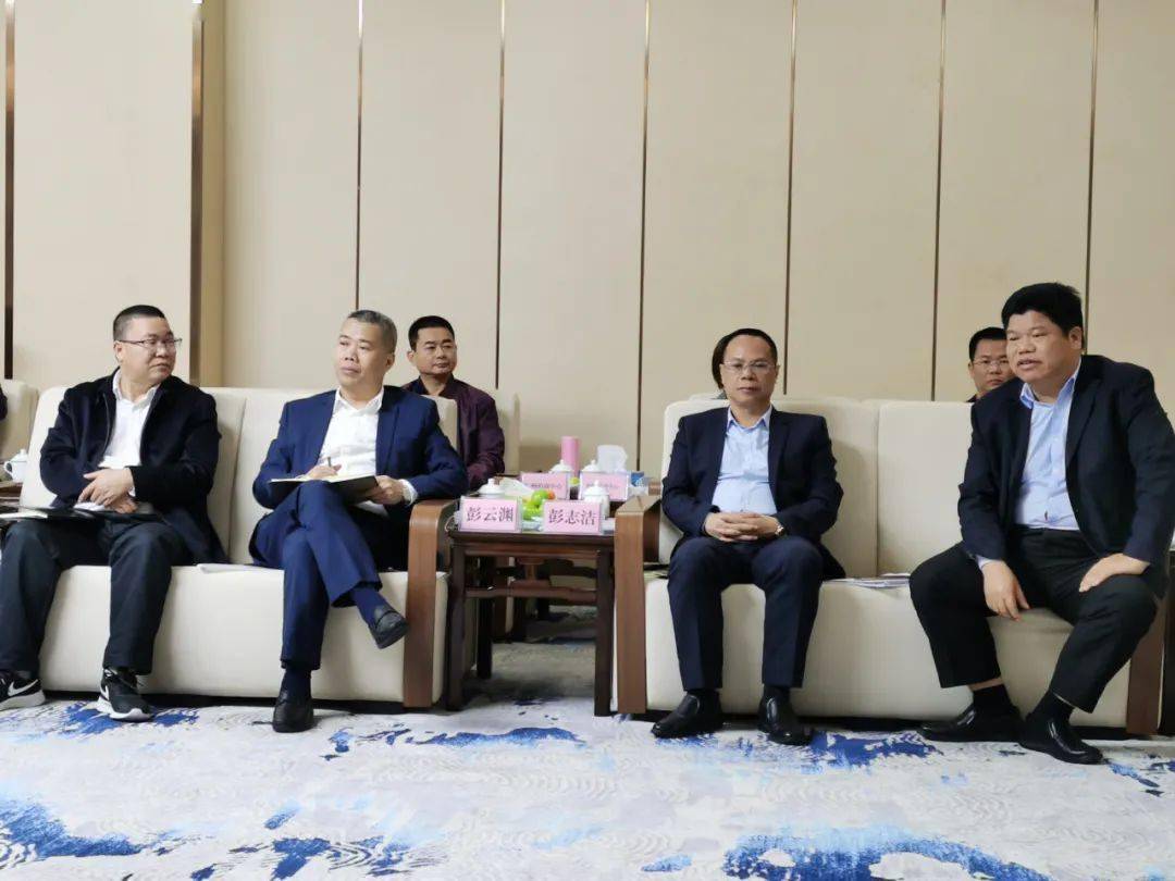 陆河县召开新春企业家座谈会展望总部经济楼宇经济发展前景