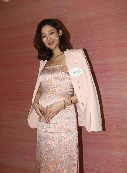 tvb演员岑丽香写真 b69e1238d54e4b7db1c51e5c68973951.jpeg