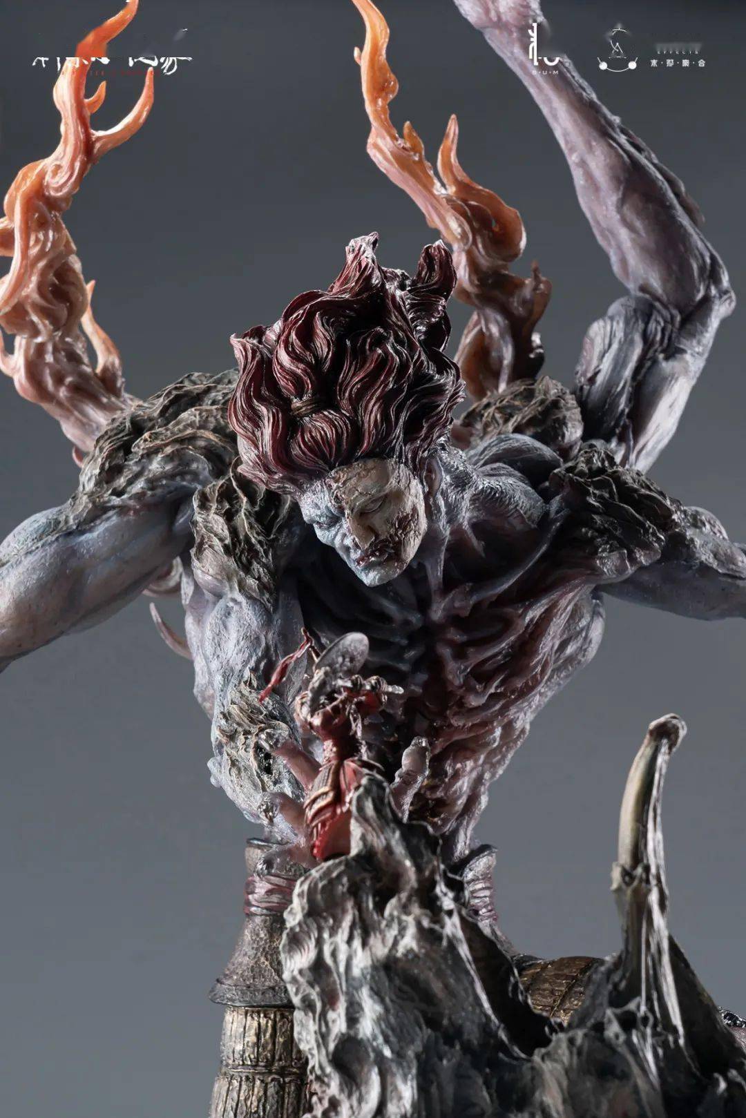 末那x刺杀小说家丨赤发鬼爽战红甲武士雕像再现电影经典场景