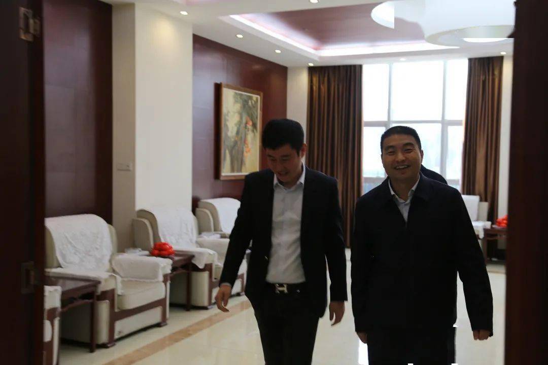 区委书记胡栋良一行莅临福建万安实业集团调研