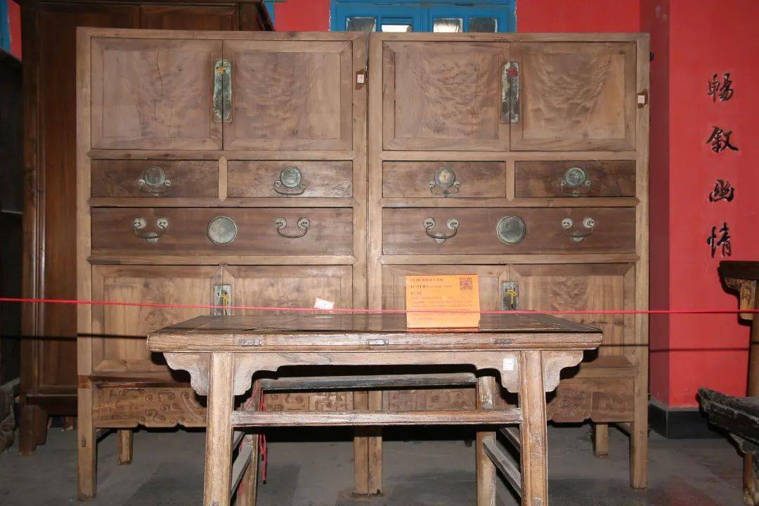 才能提供这种木材,数量稀少且生长速度极为缓慢,在古代价值堪比黄金