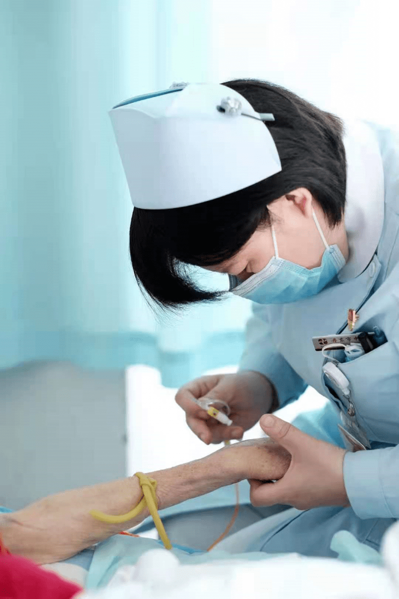 健康守护不停歇致敬春节在岗医护人员