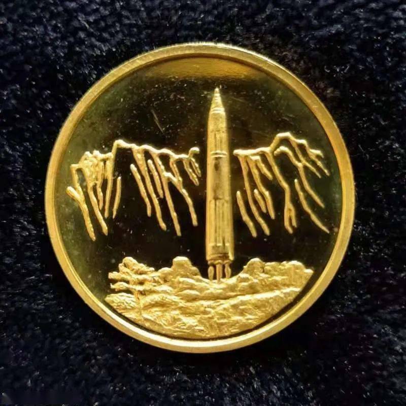 揭秘第二炮兵组建三十周年纪念章设计过程