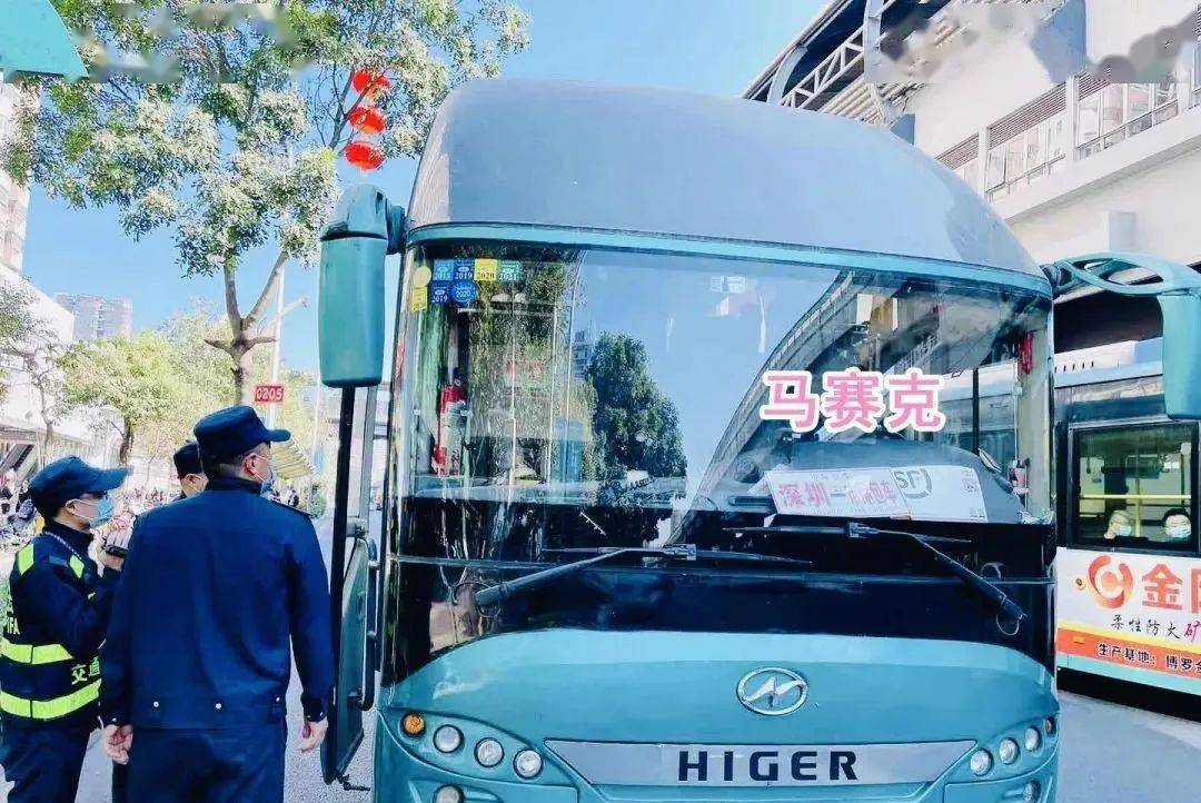 包车合同对不上 浑水摸鱼拉散客 司机还持假证上路 查处 执法人员