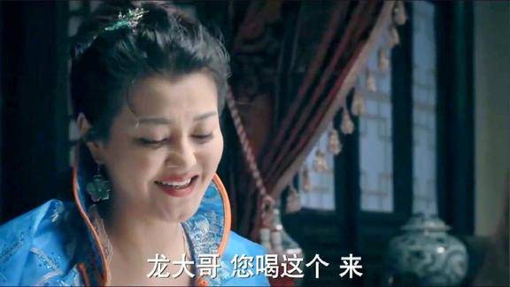 绝路逢生三姨太深夜给龙爷送汤两人心照不宣不巧被石旺看到