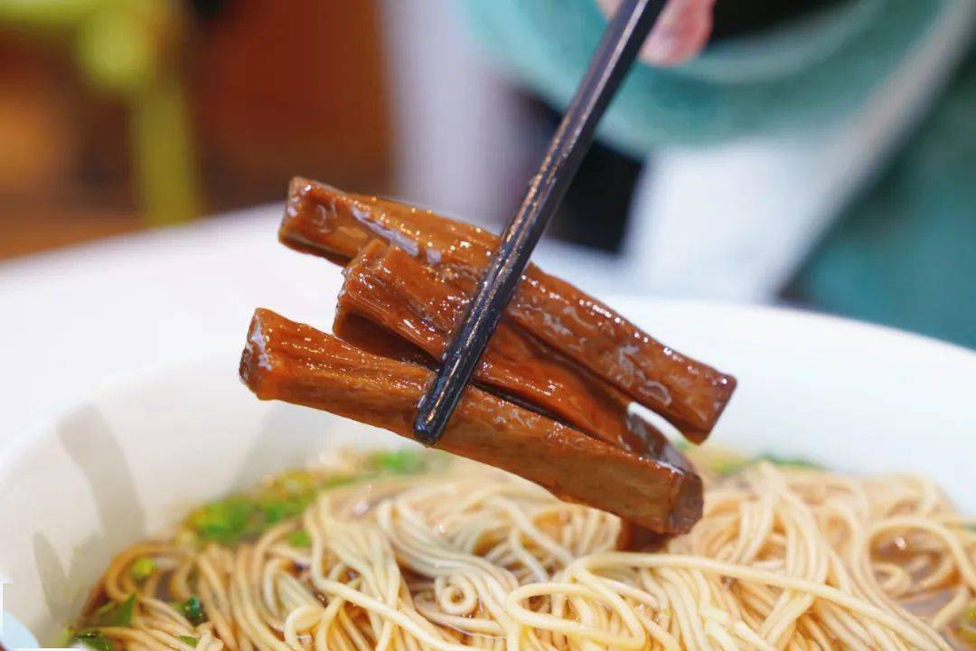 强烈推荐这个肉汁笋干浇头,甜蜜蜜咸鲜鲜,笋干嫩到你不敢相信!