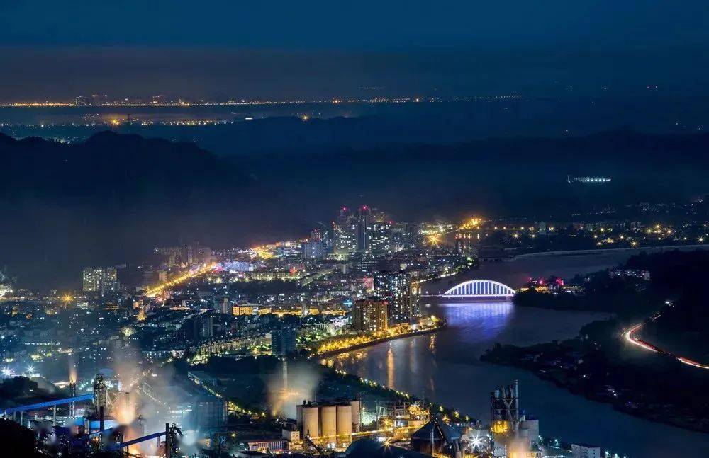 乐山夜景假期已过精彩还在继续