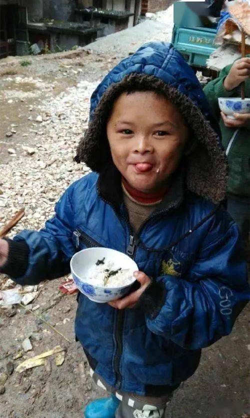 小马云现状又黑又矮又脏