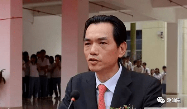 张峻张峻出生于广东普宁燎原泥沟村,属于以低调,神秘著称的潮汕商帮