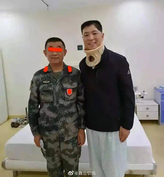 尊重他们是最基本的,爱护他们是本分,这是底线.