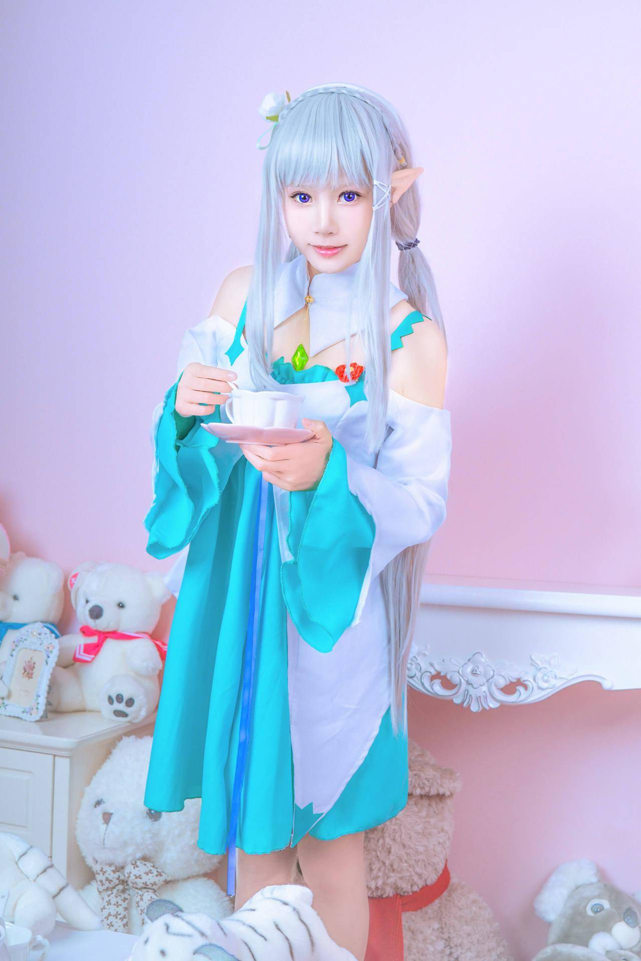 从零开始的异世界生活艾米莉亚睡衣cosplay