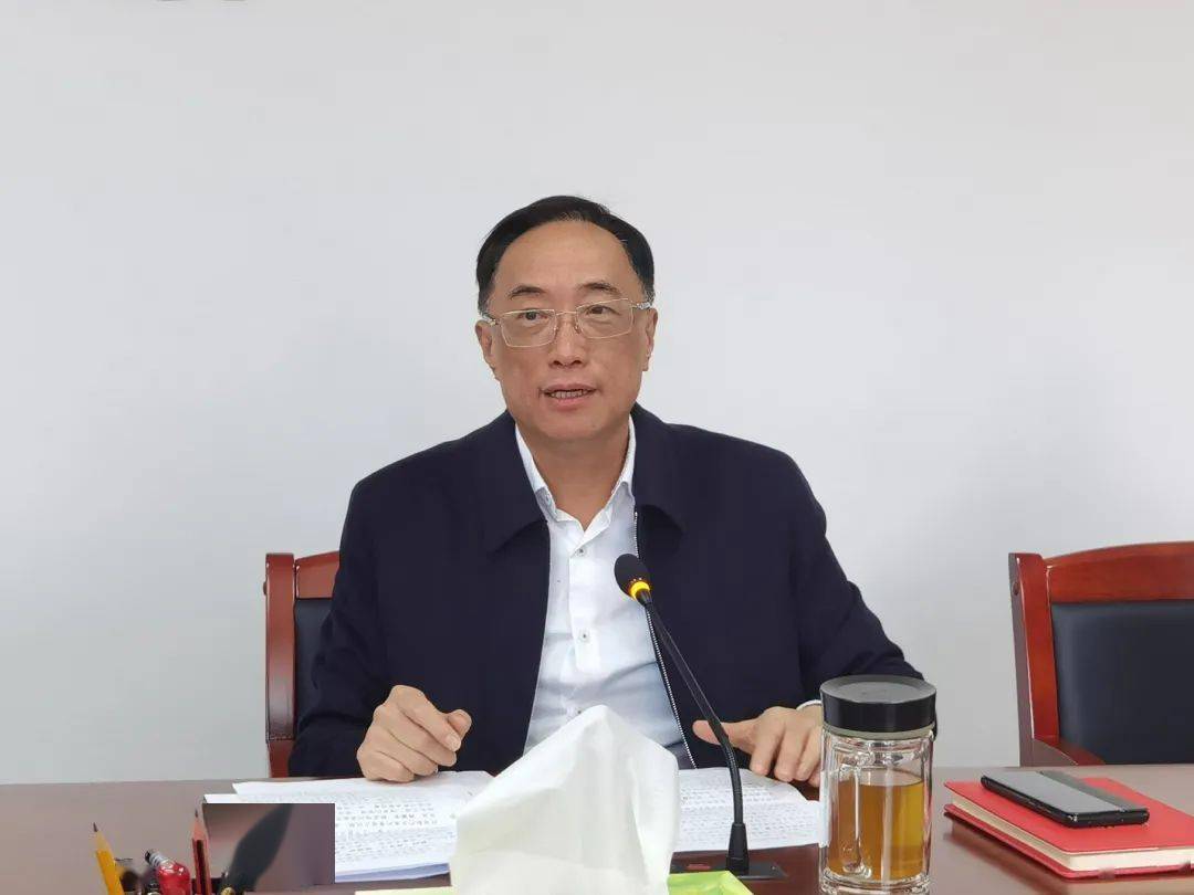 市人大常委会领导林中,俞大军,林鹤志,蔡和斌参加会议.