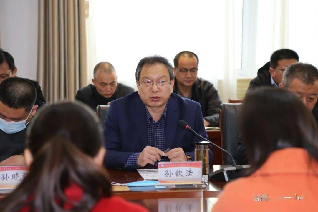 新芳人口_新燕子李三桂芳睡衣图(3)