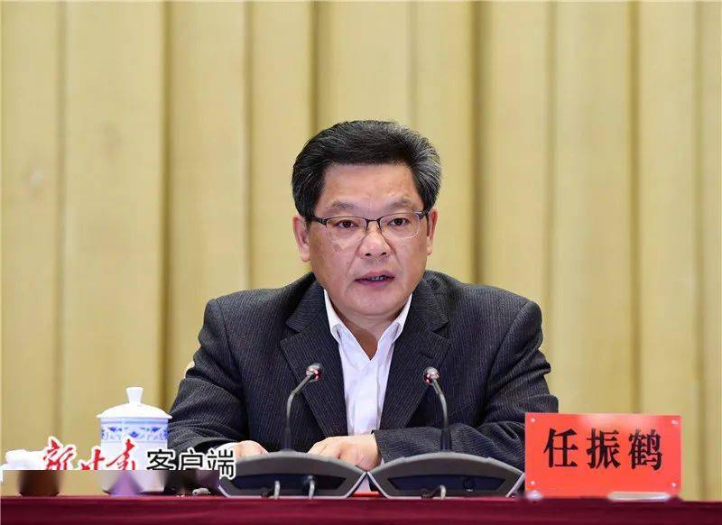 省委副书记,省长任振鹤出席会议并讲话.新甘肃·甘肃日报记者 李小