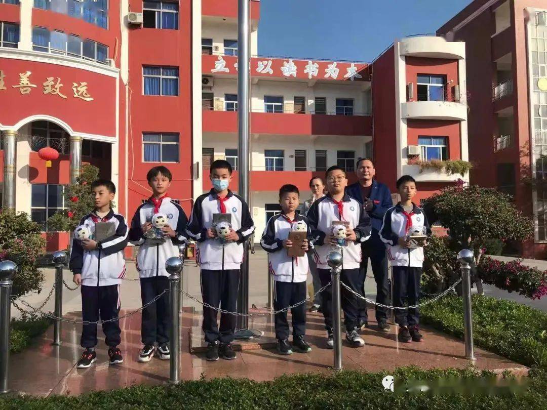走向五彩缤纷的春天东山县第二实验小学举行2021春季新学期开学典礼