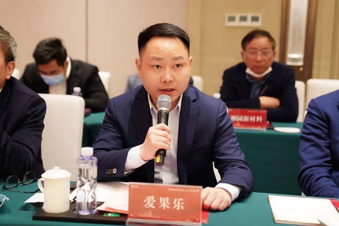 股份有限公司董事长钱新栋,苏州金宏气体股份有限公司董事长金向华