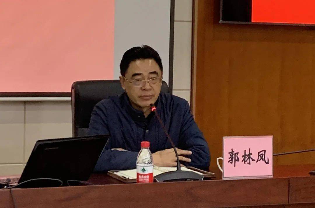 副镇长季建明,事务办主任郭林凤,各村居换届选举委员会工作人员等100