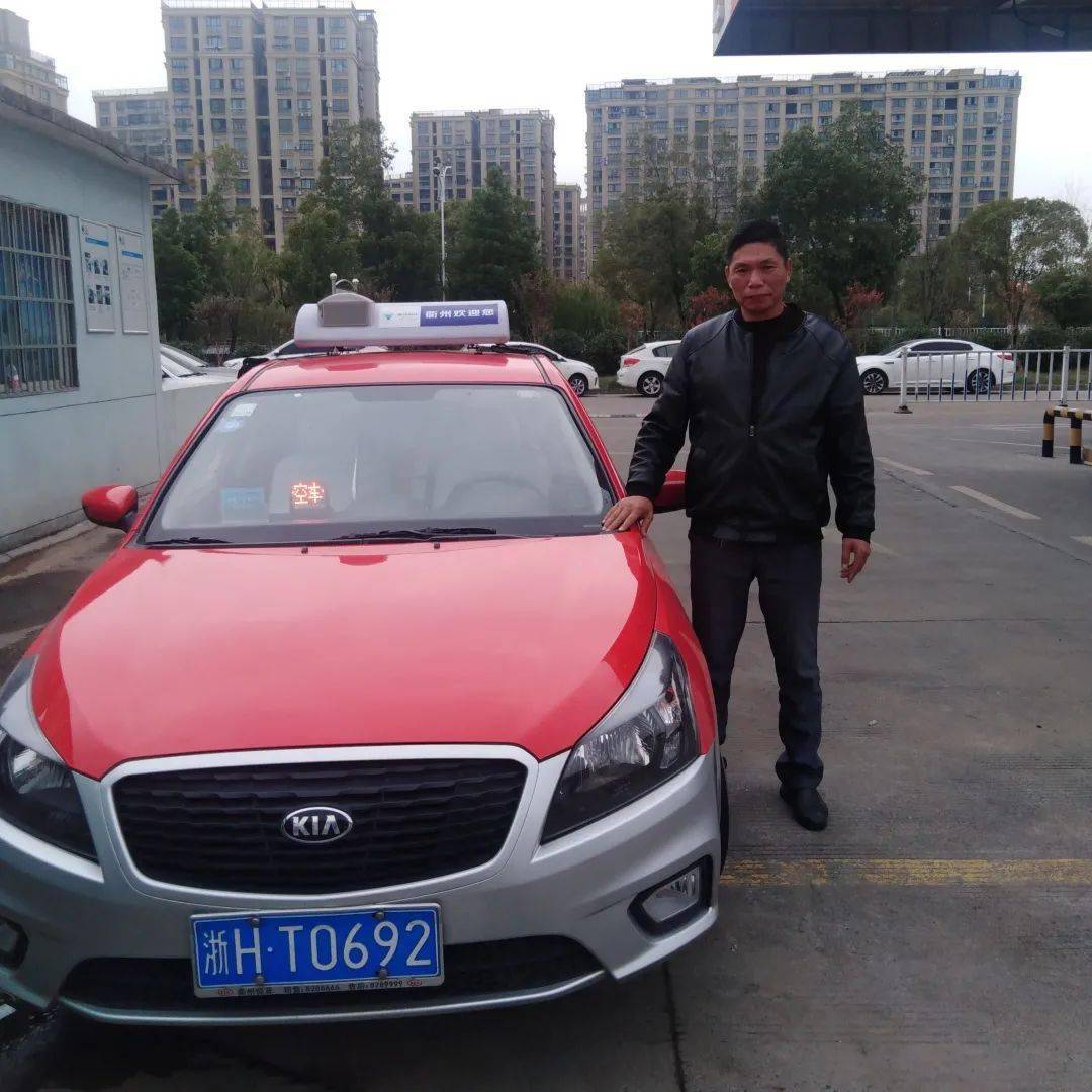 "王钱明是一位乐于助人的出租车司机,疫情期间还主动报名参加隔离人员
