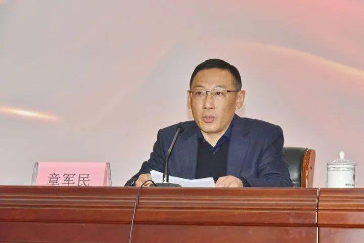 鲁迅中学校长张惠民,实验中学校长董建康,华舍小学校长王承根分别以"