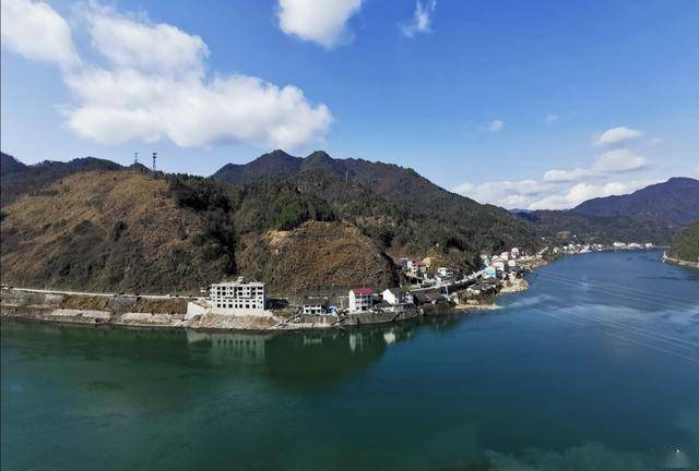 资水之上 优美柘溪