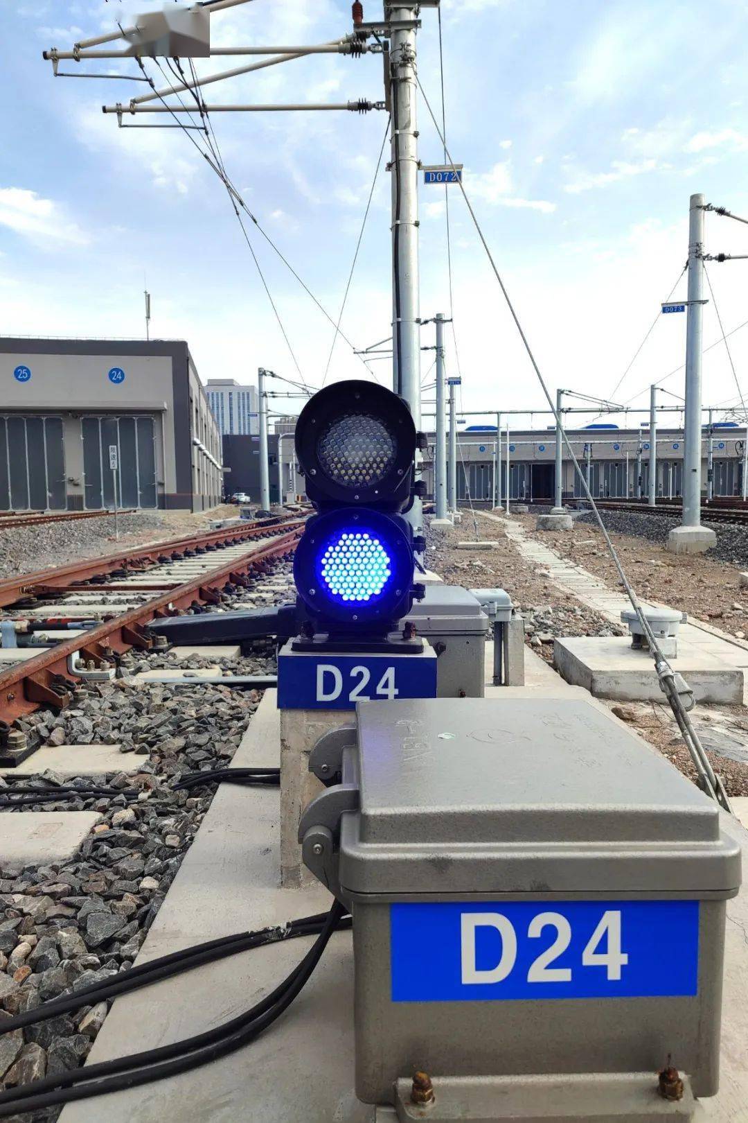 地铁小百科 | 地铁也要遵循"红灯停,绿灯行"吗?_信号灯