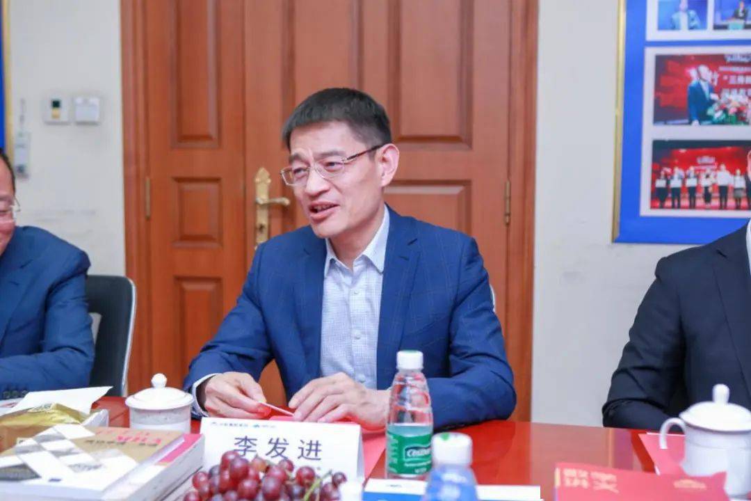 热烈欢迎北京大学国家发展研究院企业关系主任王欣老师一行莅临社科