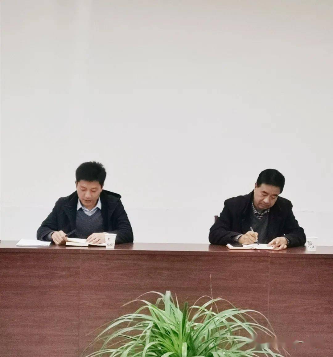 为及时谋划学校发展思路,全方位筹备开学工作,2月24日上午,安康市第一