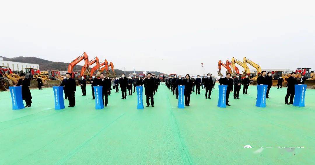 市,区领导张海波,贾瑞霭,侯世超,周永迪,徐明,邢海波,孙军等出席主