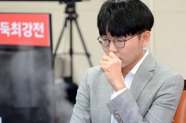 申真谞:拿下应氏杯春兰杯才可能挑战"第一人"称号_柯洁