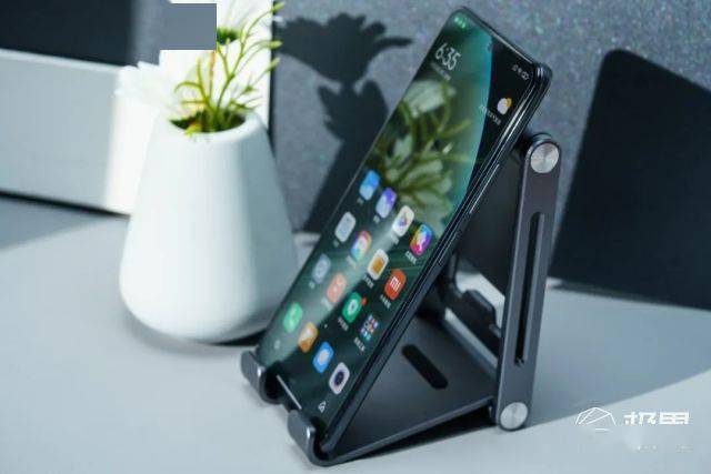 旗舰|Redmi K40系列体验：顶配硬件水桶机，定价实在是太狠了