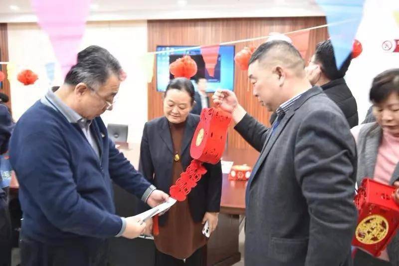 灯笼贴 猜成语_看图猜成语(2)