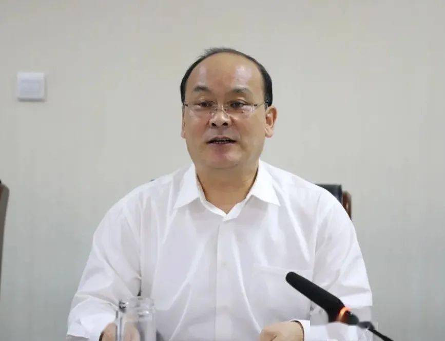 旗领导王永军,刘鸿雁,岳挺,李季,李建强,斯琴毕力格,萨楚仁,吴建军,布