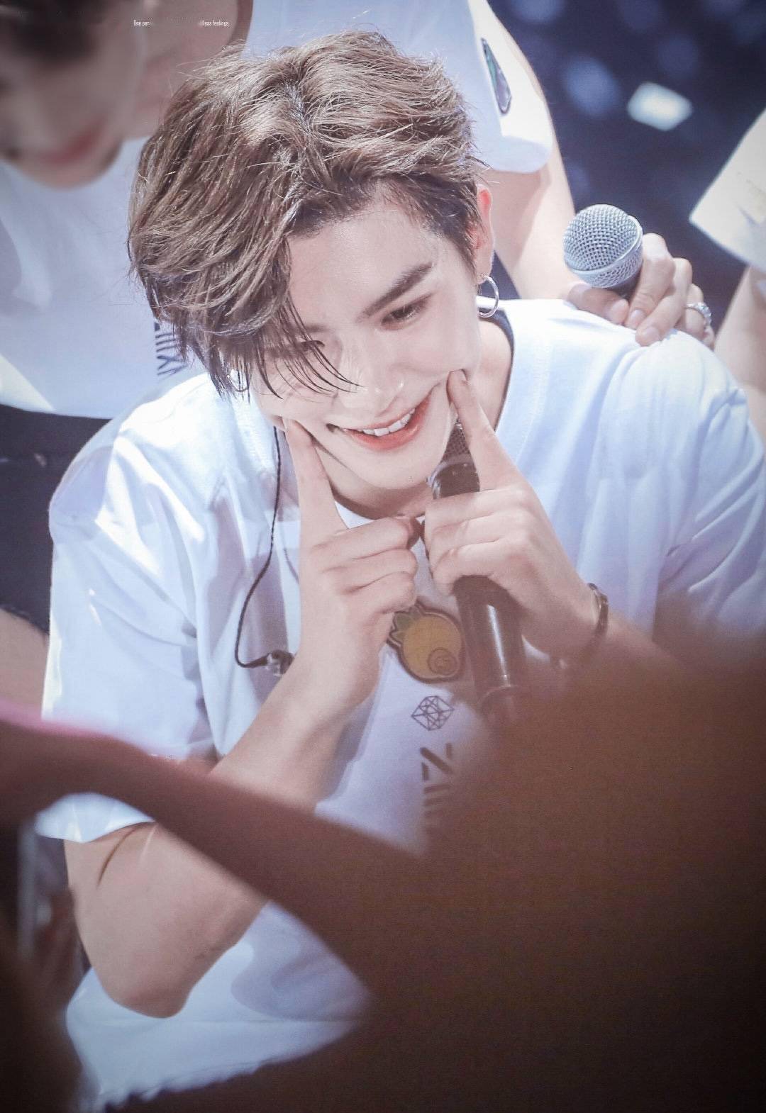 justin存在即可爱 守护小贾的宝贝兔牙人人有责!