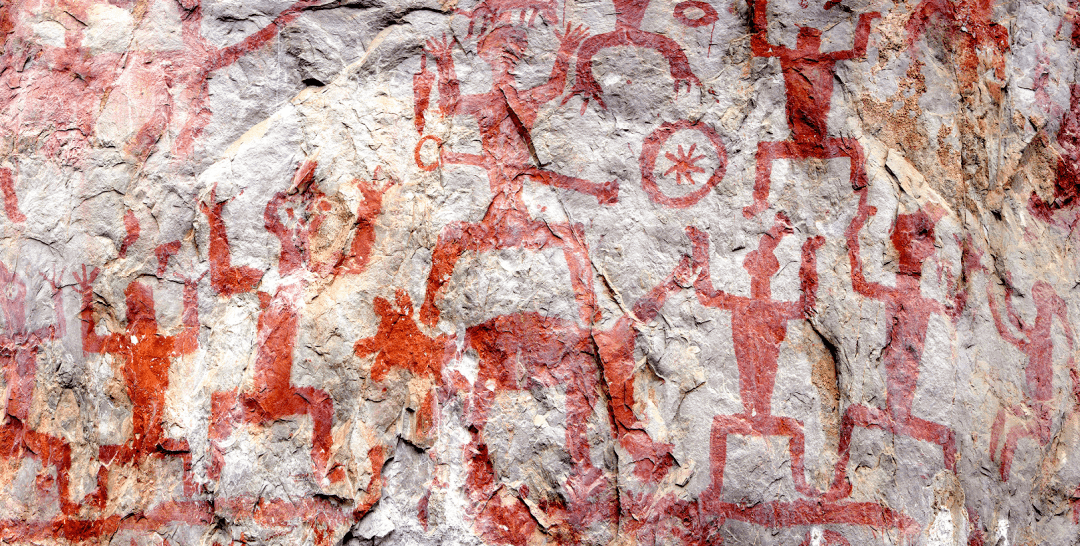 宁明花山岩画景区位于风景秀丽的明江之滨,是左江流域岩画群的代表,因