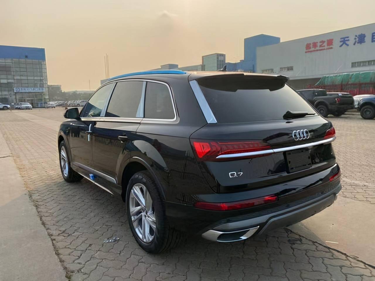 奥迪suv中的旗舰大七座30t新款美版q7到港