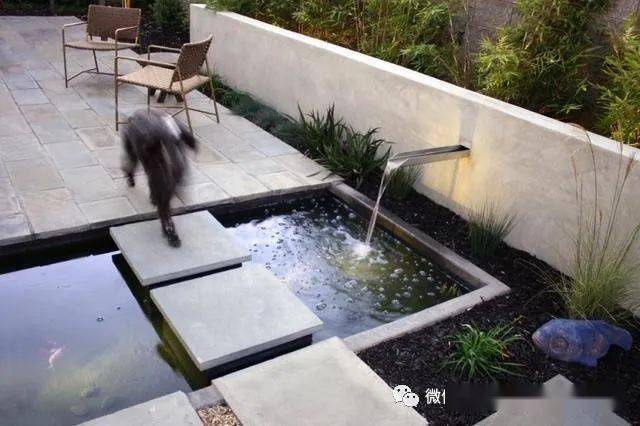 怎样建设露台池塘既有现代化的感官又能节省空间