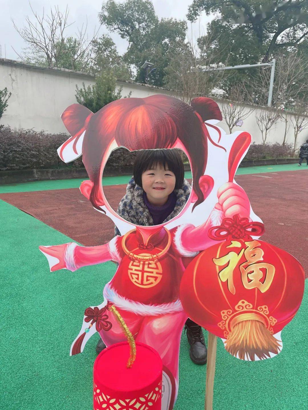 在这个辞旧迎新的时刻老师们还给花幼福娃们准备了一份特别的新年