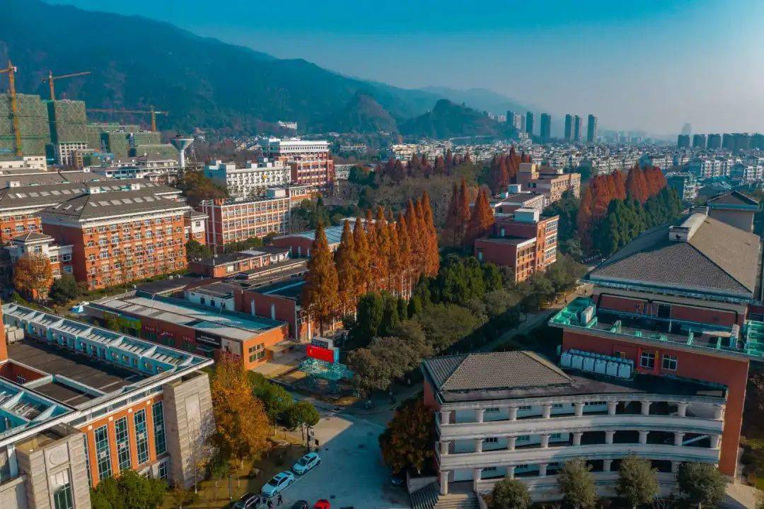 牛气新学期丽职与你不见不散