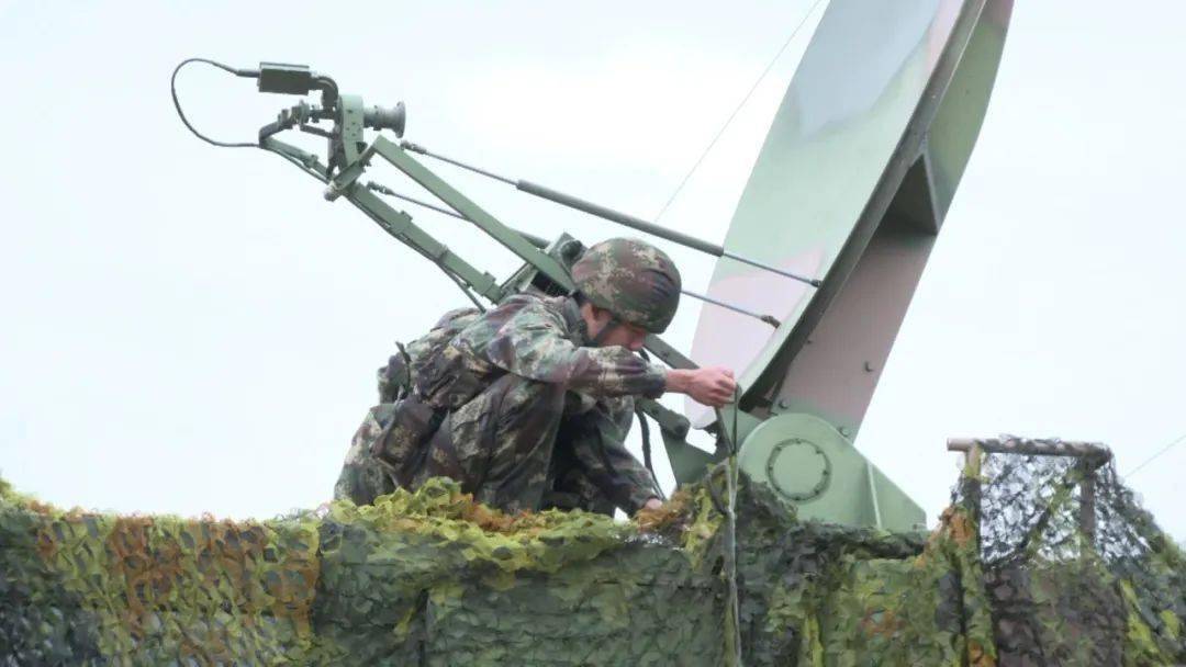 【直击演训场】无形战场 火箭军通信兵保障信息畅通