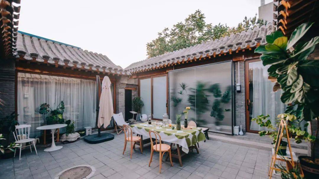 三姐弟每月只花3000块却有4套北京二环四合院高圆圆王宝强都爱来