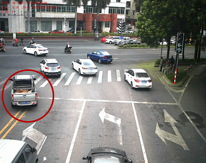 怎么举报车辆闯红灯 e182b03e1a204559a214fe8e0d16e14f.png