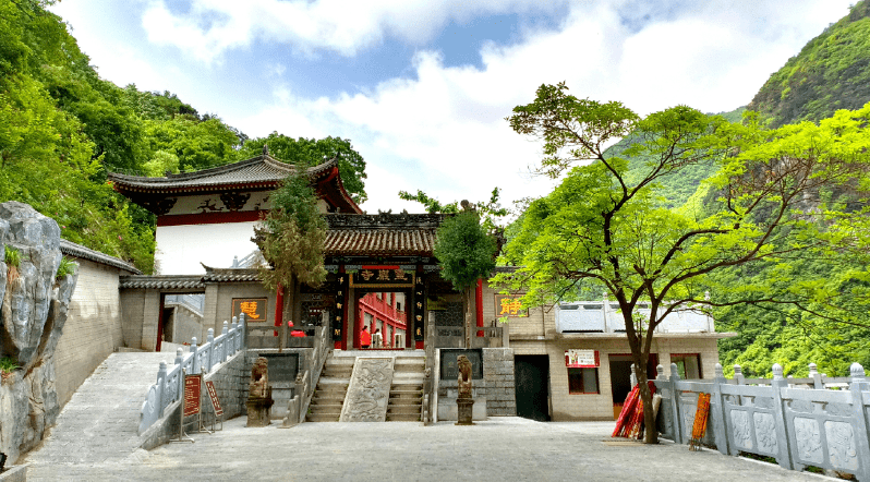 旅游景区,始建于唐开元年间,是国家重点文物保护单位,位于略阳县城以