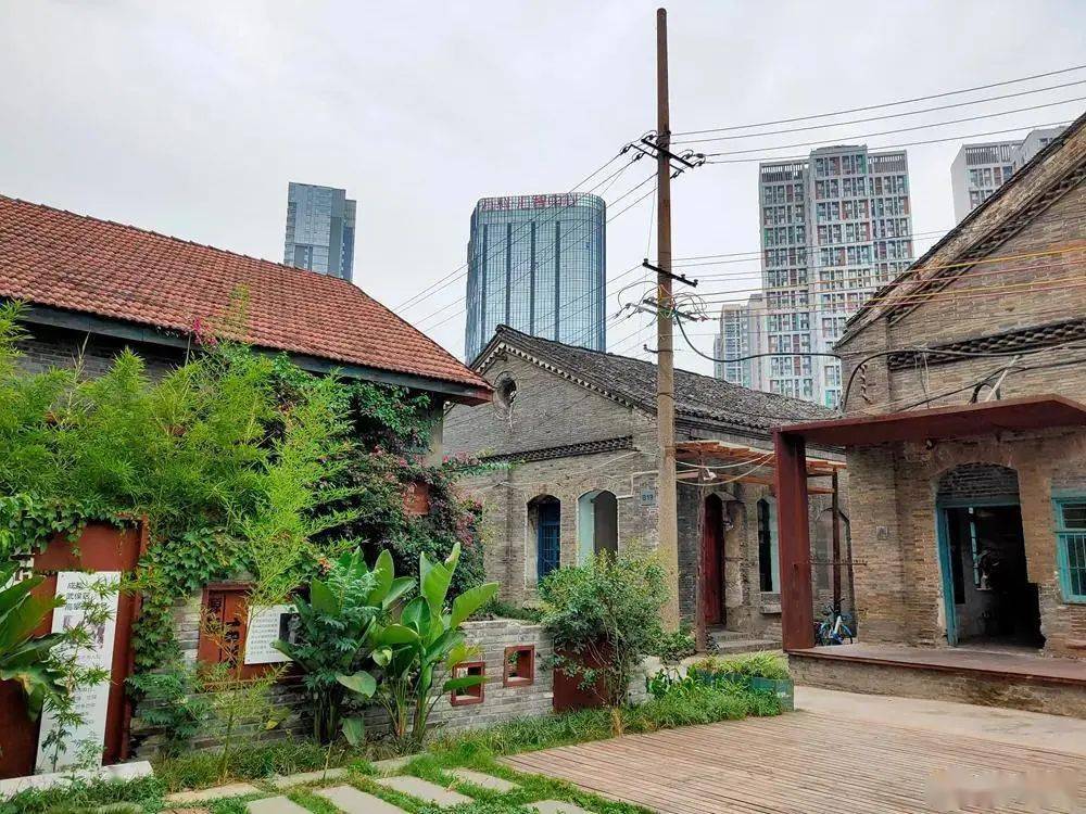 逛逛就会发现图据@叶枝吱变成了1906创意工厂如今已经被赋予了新的生