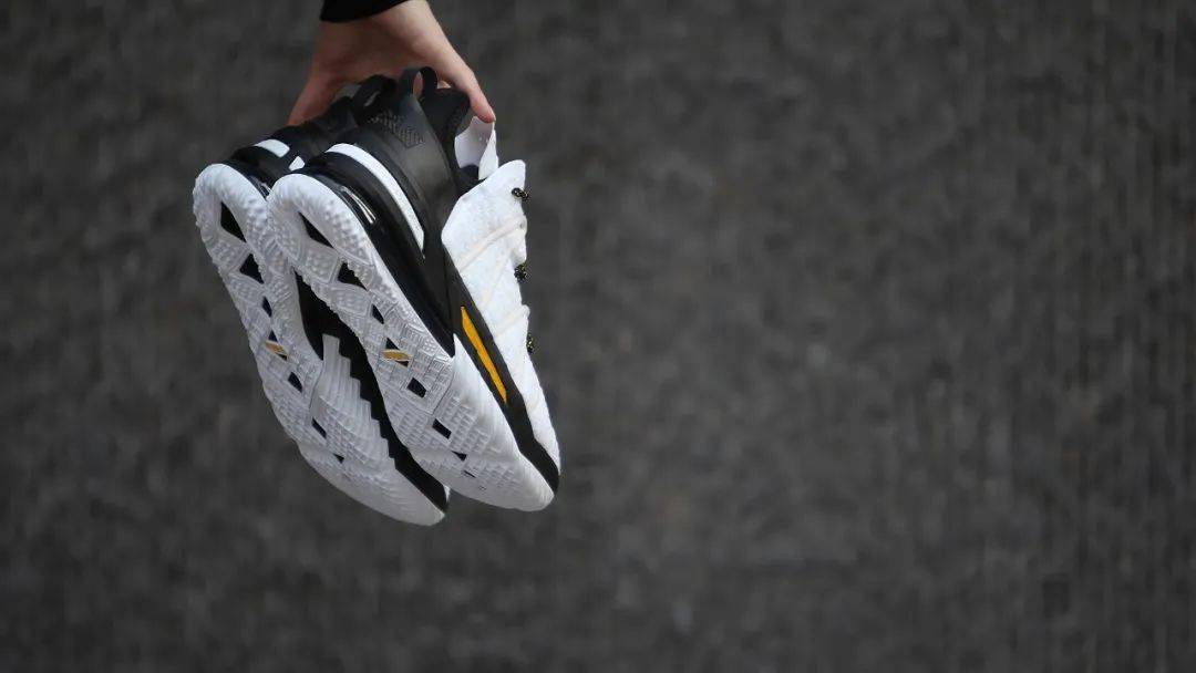 nikelebronxviiieplakershomexh55限量发售