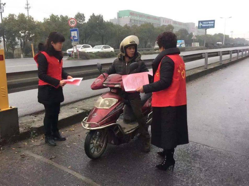 第一当人口普查员普查员_人口普查员证件图片(2)