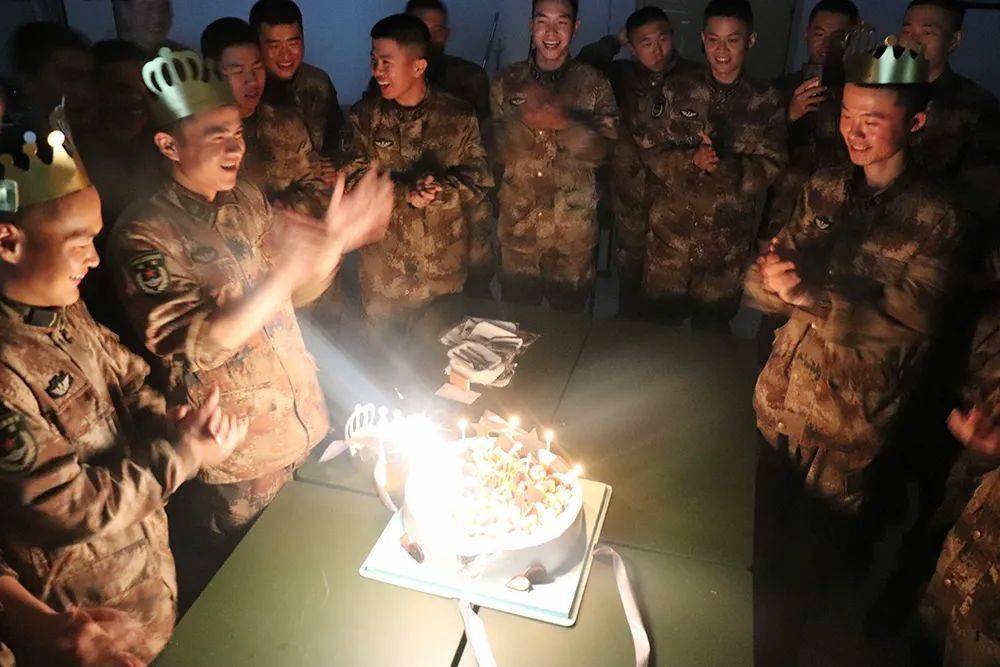部队的集体生日这样过